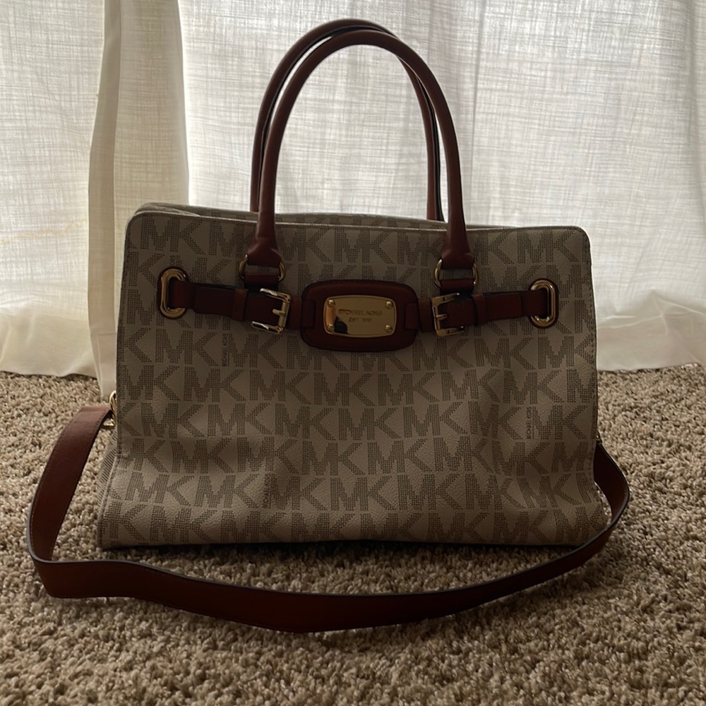 Reposting - Cute Michael Kors Tote Bag Purse. Gently used, still good condition.